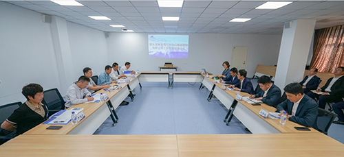 省森工集團(tuán)露水河林業(yè)局與長白山旅游股份有限公司就森林旅游、促進(jìn)林業(yè)轉(zhuǎn)型升級開展業(yè)務(wù)對接