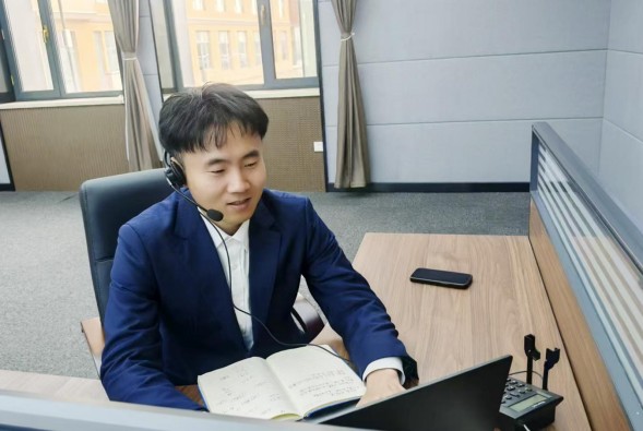 呂達：用聲音溫情守護，以服務增光添彩